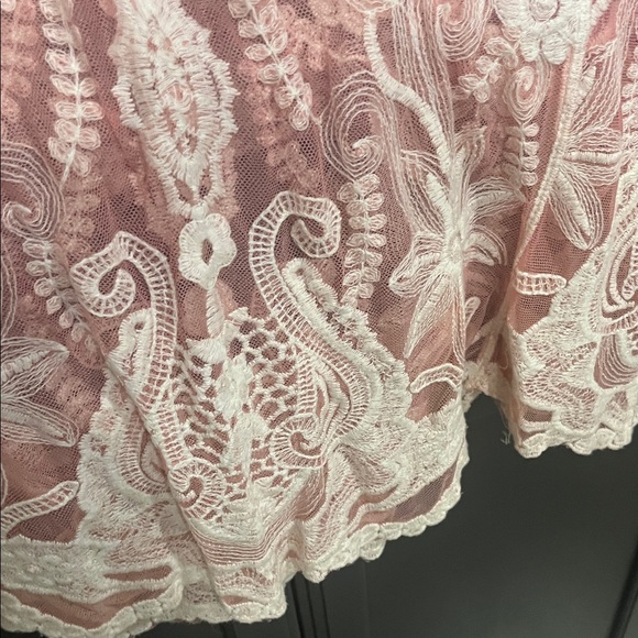 Elegant Lace Pink Tank Top - Picture 10 of 16